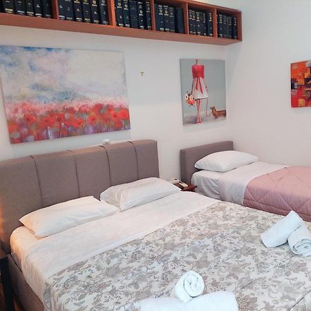 Lovely Apartment In Athens Center Atenas Exterior foto